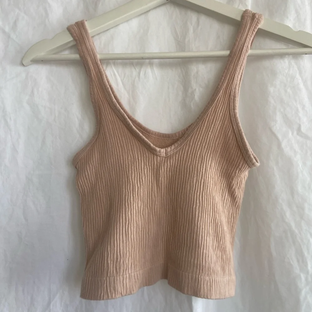 Urban Outfitters Out From Under Drew Seamless top Size Medium - Picture 5 of 11